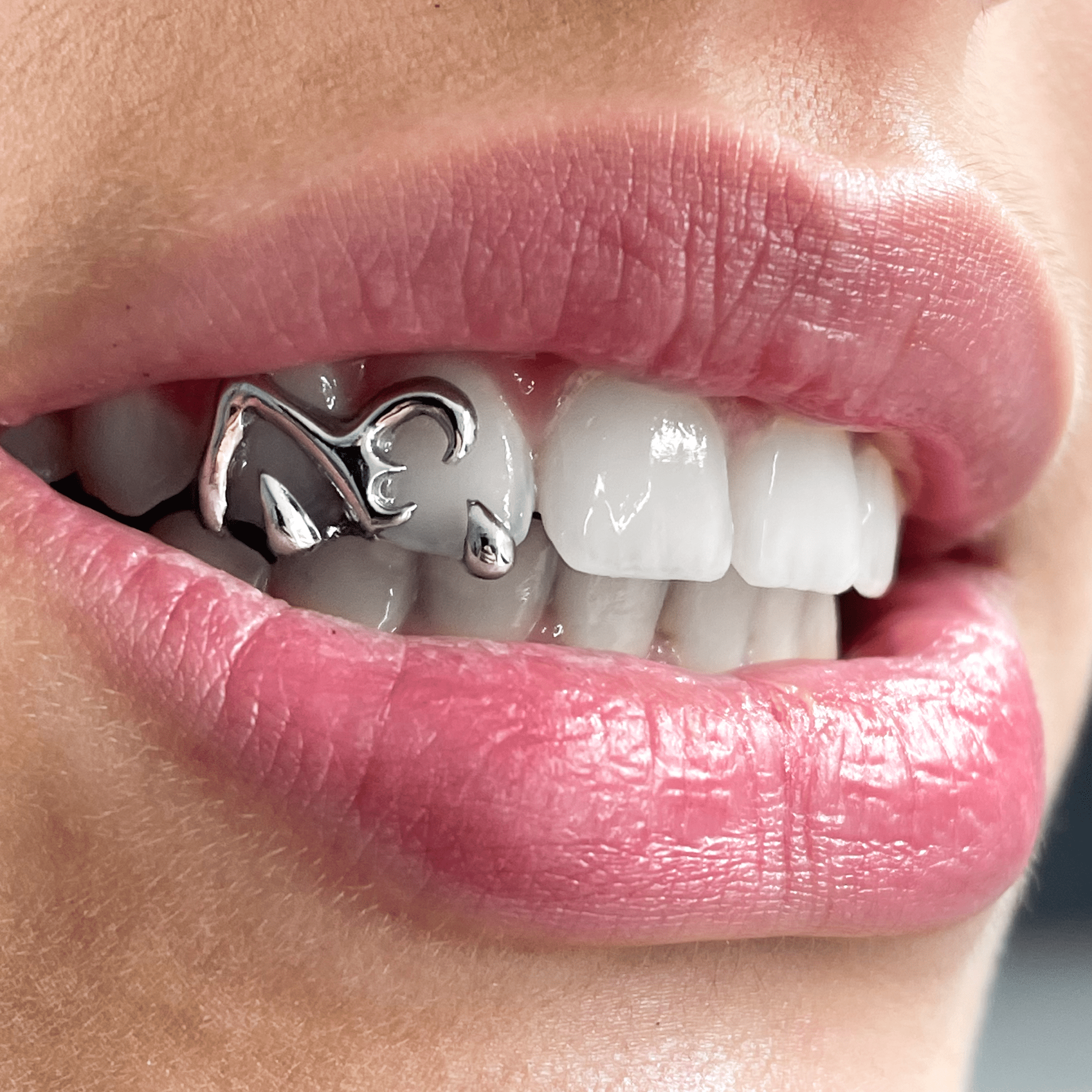Modèle "Léa" - Grillz 2 Dents Yell Lab